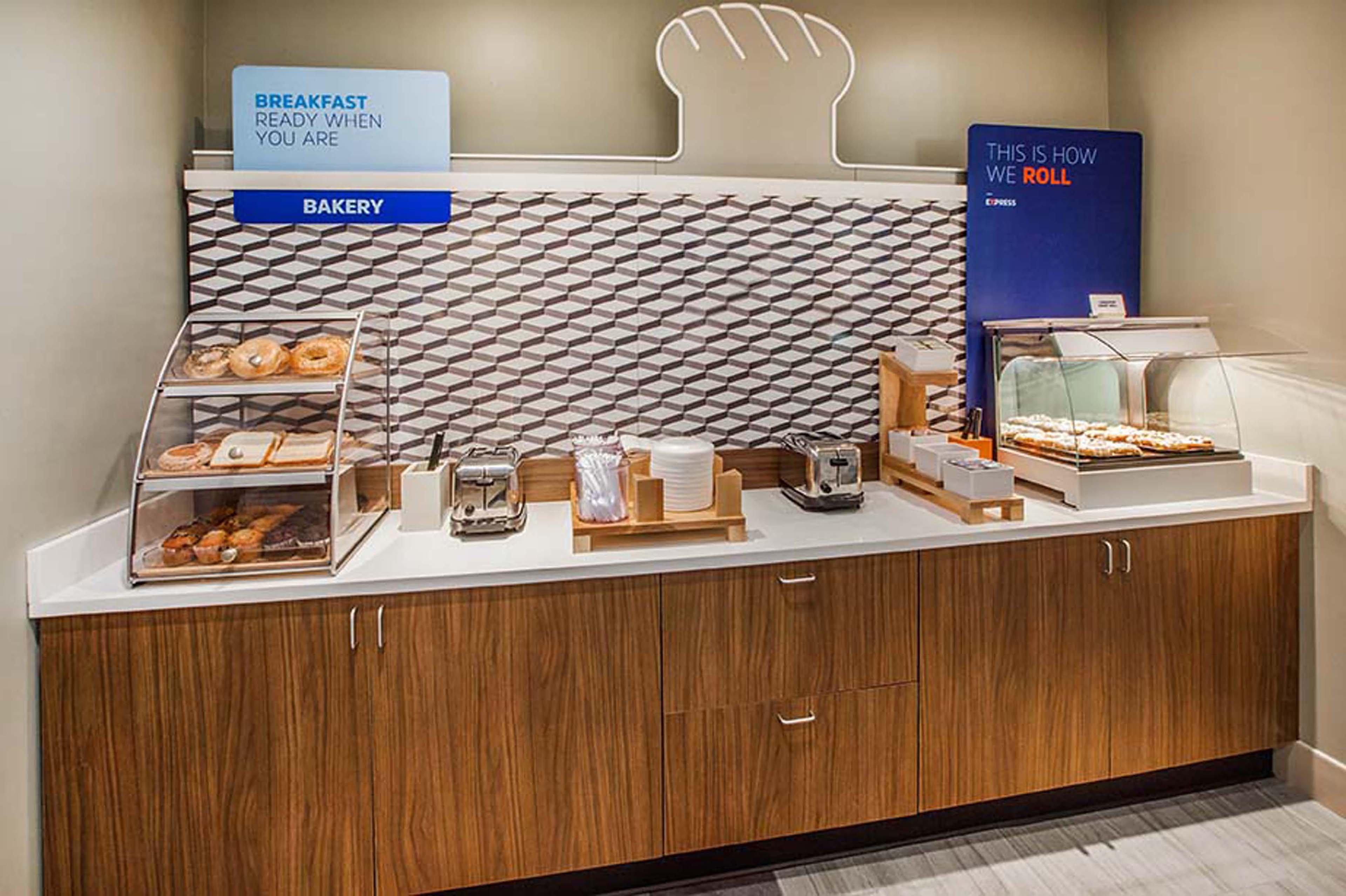 Holiday Inn Express Edgewood-Aberdeen-Bel Air Екстериор снимка