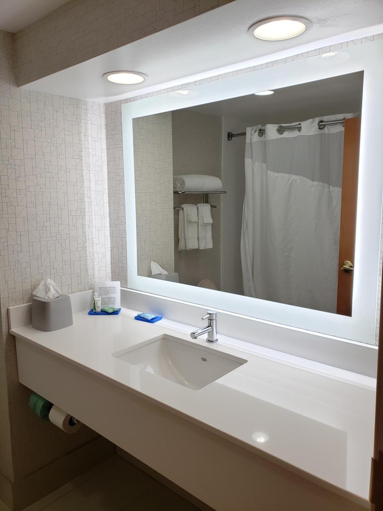 Holiday Inn Express Edgewood-Aberdeen-Bel Air Екстериор снимка